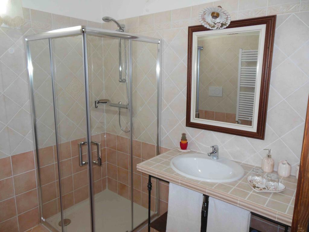 Al Pic De Corone Bed & Breakfast Terzo d' Aquileia Ruang foto